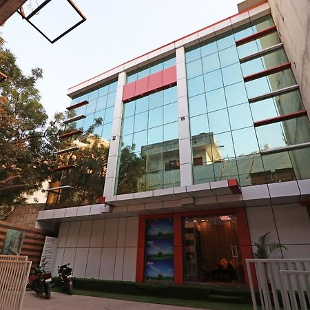 OYO Flagship 10223 Hotel Clouds 21 New Delhi Buitenkant foto