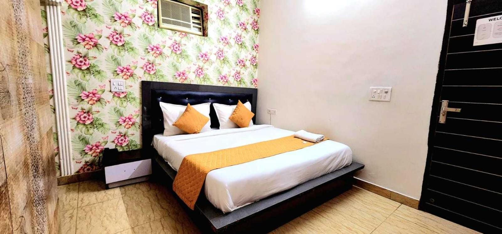 OYO Flagship 10223 Hotel Clouds 21 New Delhi Buitenkant foto