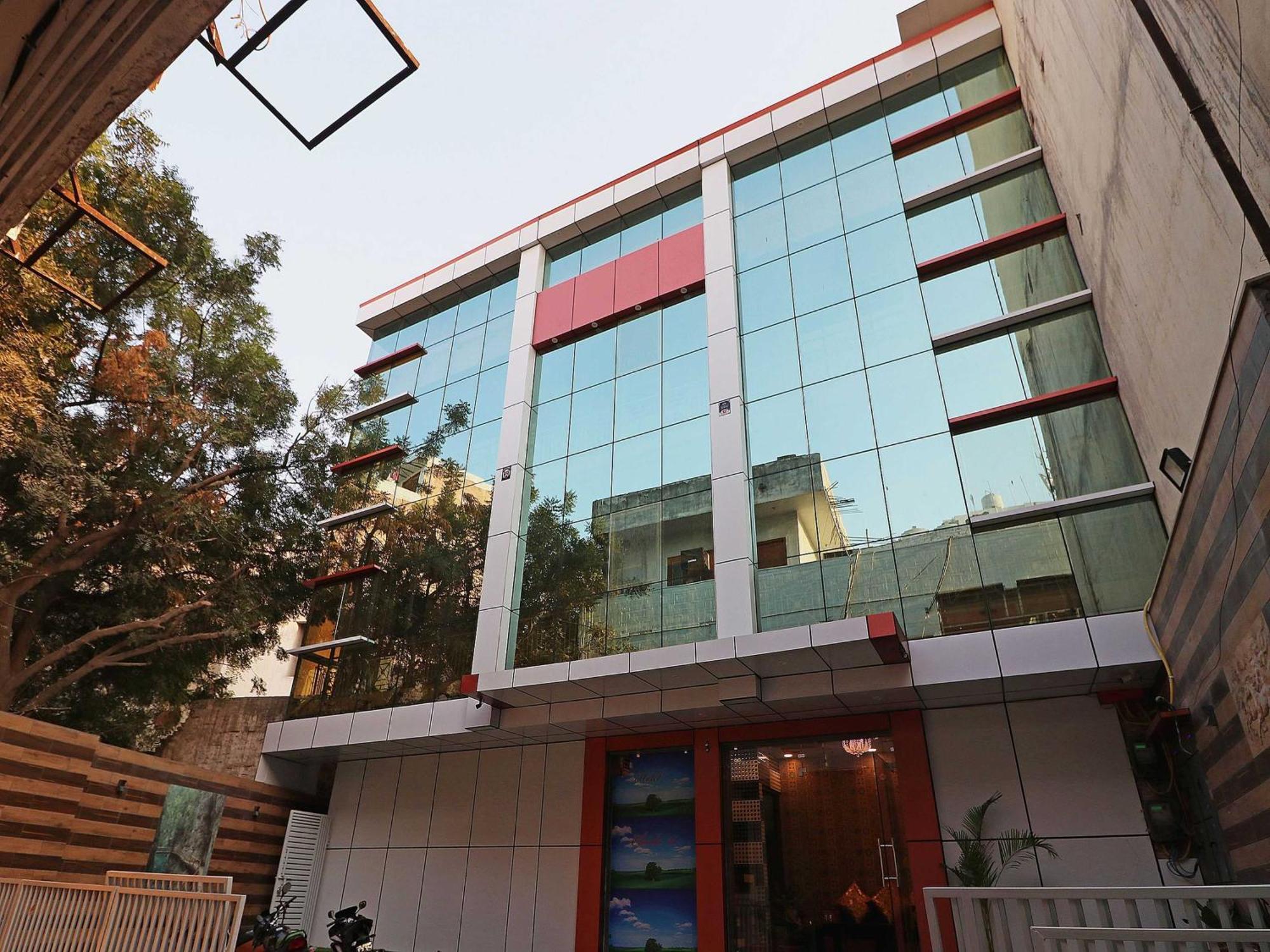 OYO Flagship 10223 Hotel Clouds 21 New Delhi Buitenkant foto