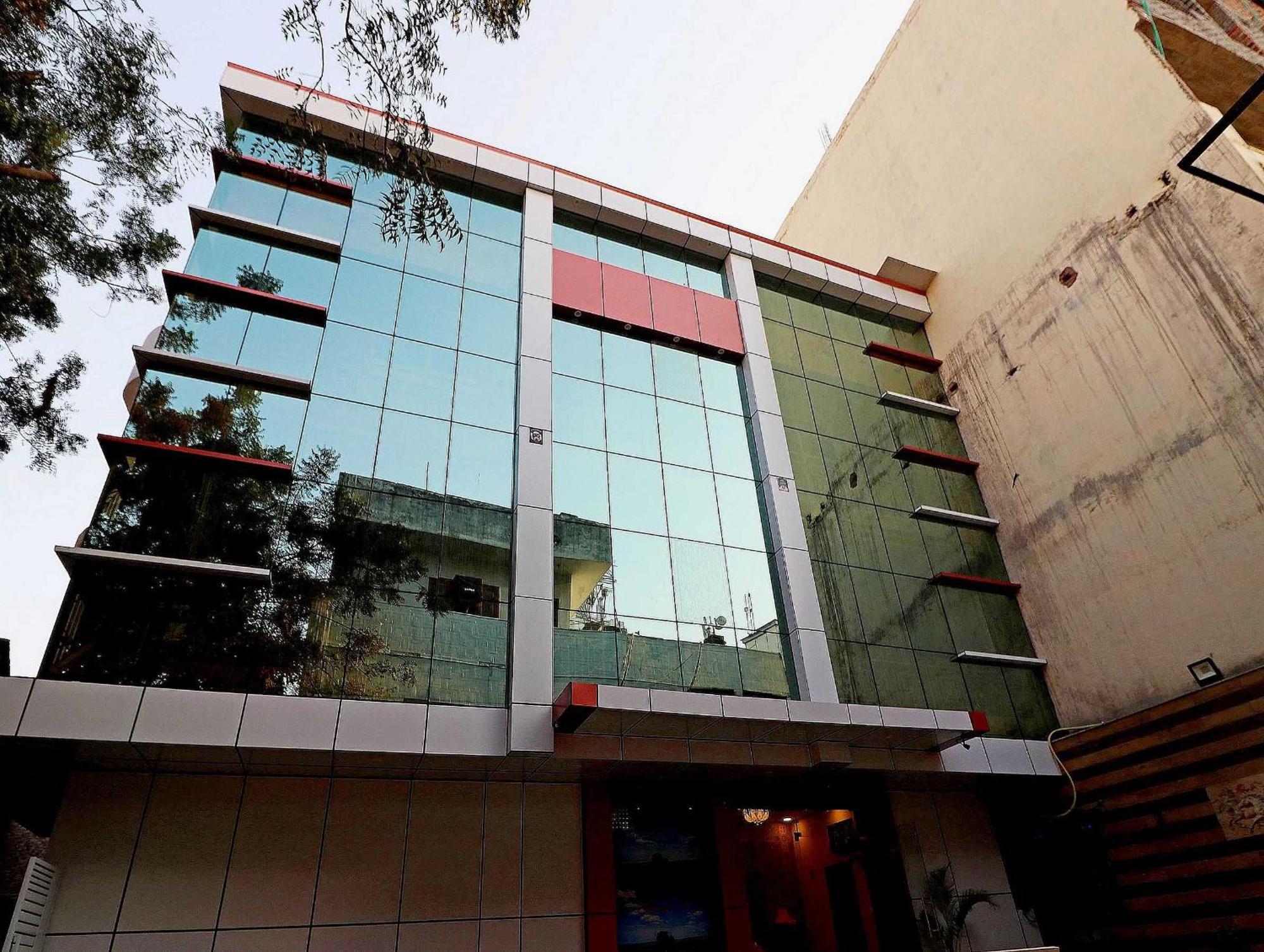 OYO Flagship 10223 Hotel Clouds 21 New Delhi Buitenkant foto